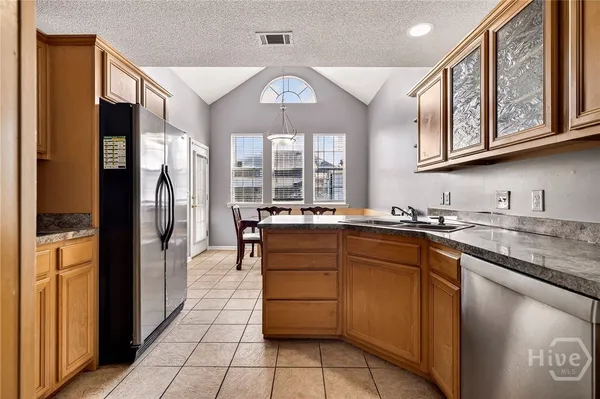 $2,250 | 126 Hopeland Drive, Savannah, GA 31419