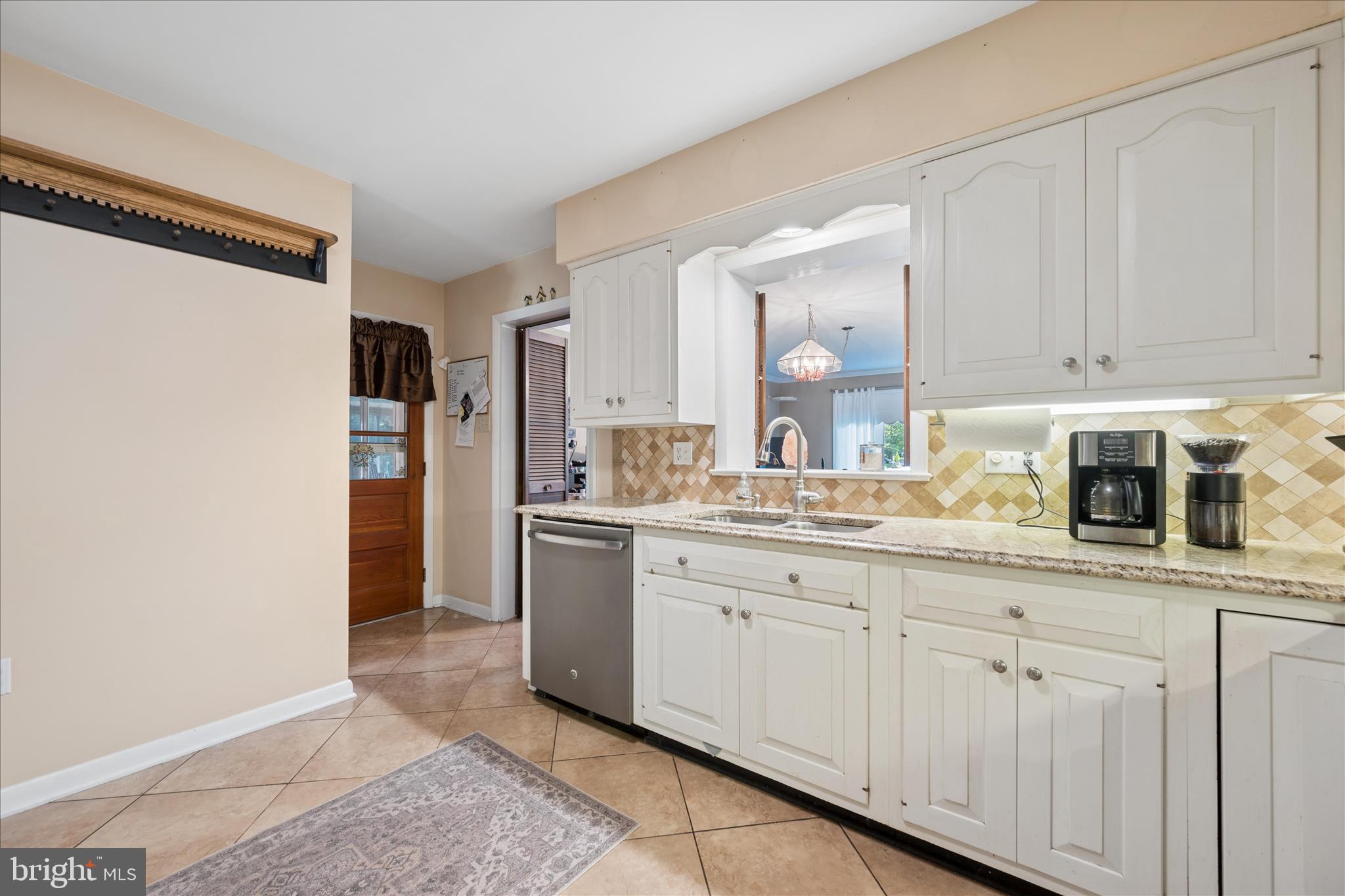 17223 Clover Leaf Road Hagerstown, MD 21740 - Photo 15 of 59 Kitchen