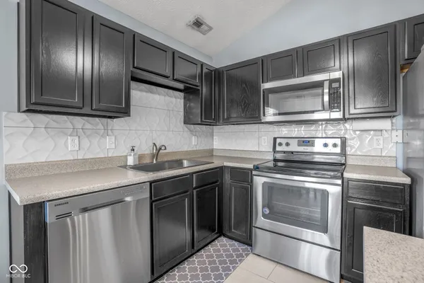 $215,000 | 13266 Komatite Way, Unit 700, Fishers, IN 46038