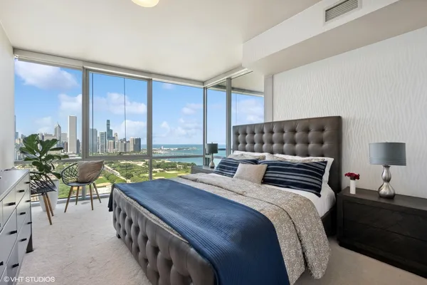 $1,090,000 | 1201 South Prairie Avenue, Unit 3303, Chicago, IL 60605
