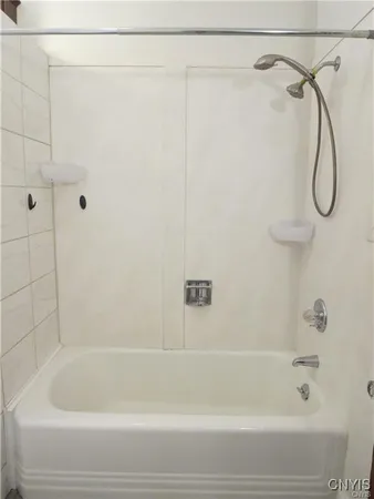 $1,750 | 1725 James Street, Unit 1, Syracuse, NY 13206