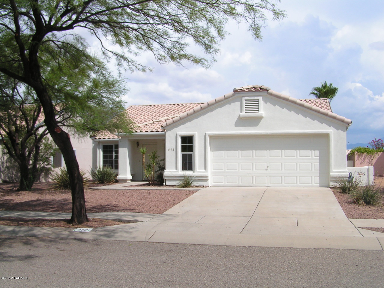573 West Rio Teras Green Valley, AZ 85614 - Photo 2 of 22 Gallery Image 2