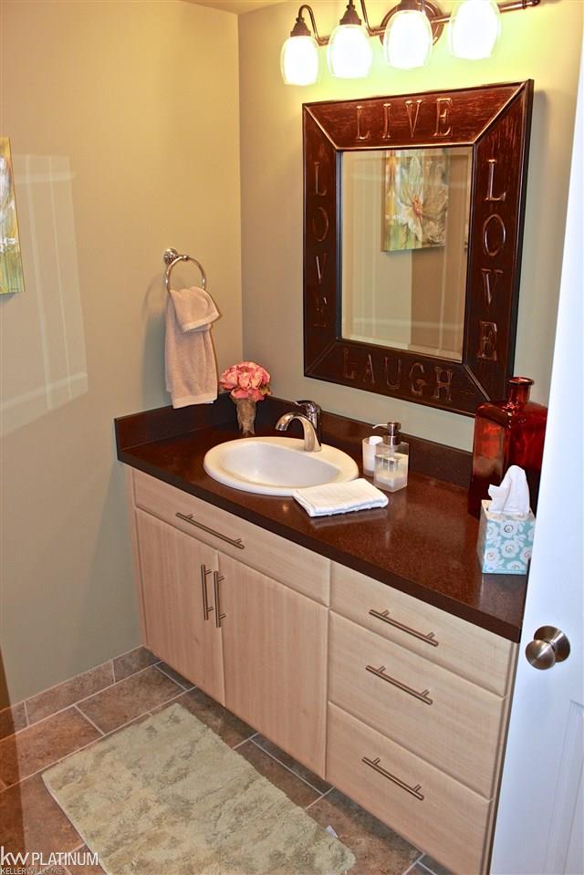 1796 Mackwood Road Rochester, MI 48307 - Photo 50 of 57 31317518-49.JPG