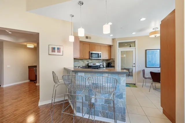 $519,000 | 870 East Palm Canyon Drive, Unit 202, Palm Springs, CA 92264