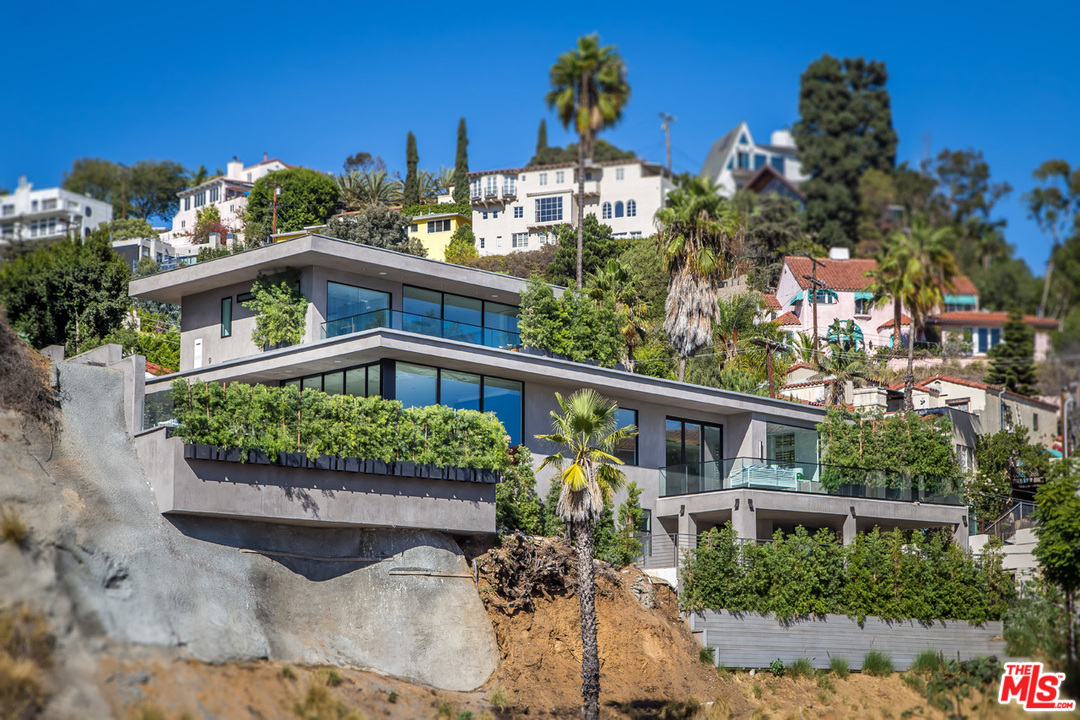 1413 Queens Road Los Angeles, CA 90069 - Photo 12 of 54