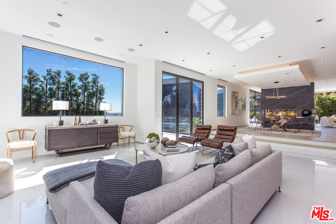 1413 Queens Road Los Angeles, CA 90069 - Photo 18 of 54