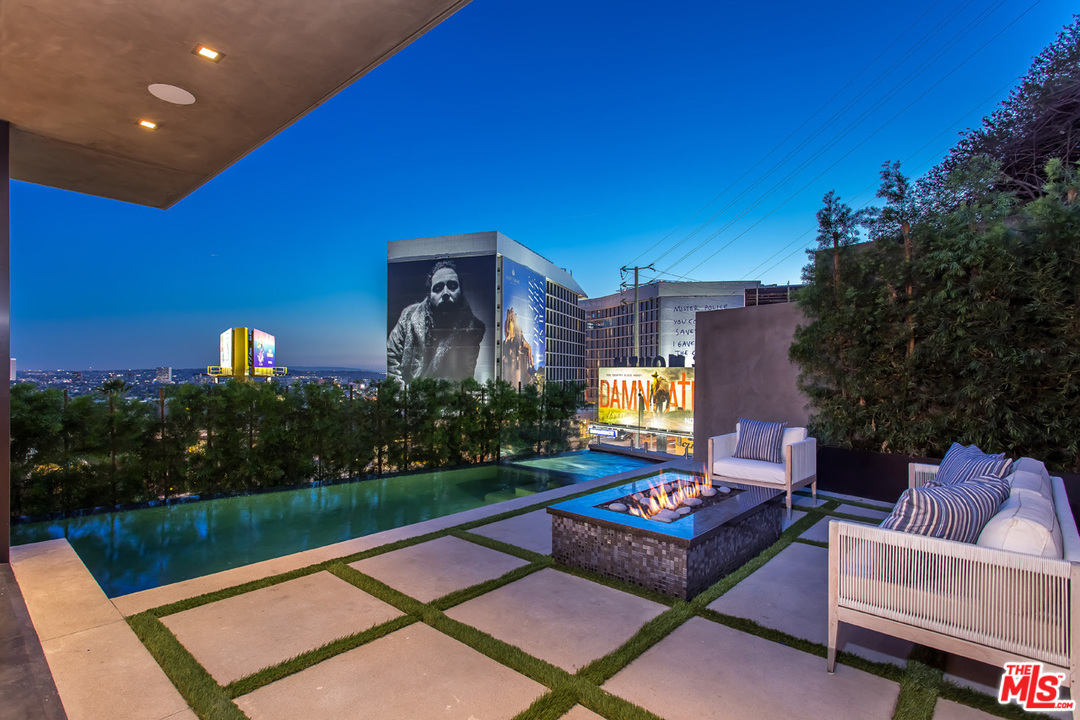 1413 Queens Road Los Angeles, CA 90069 - Photo 3 of 54