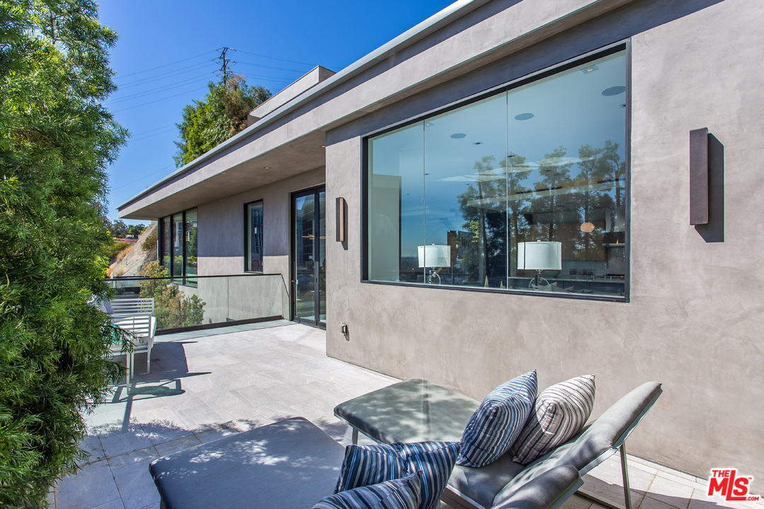 1413 Queens Road Los Angeles, CA 90069 - Photo 21 of 54