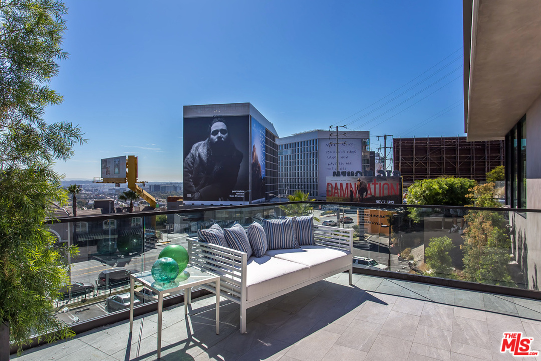 1413 Queens Road Los Angeles, CA 90069 - Photo 22 of 54