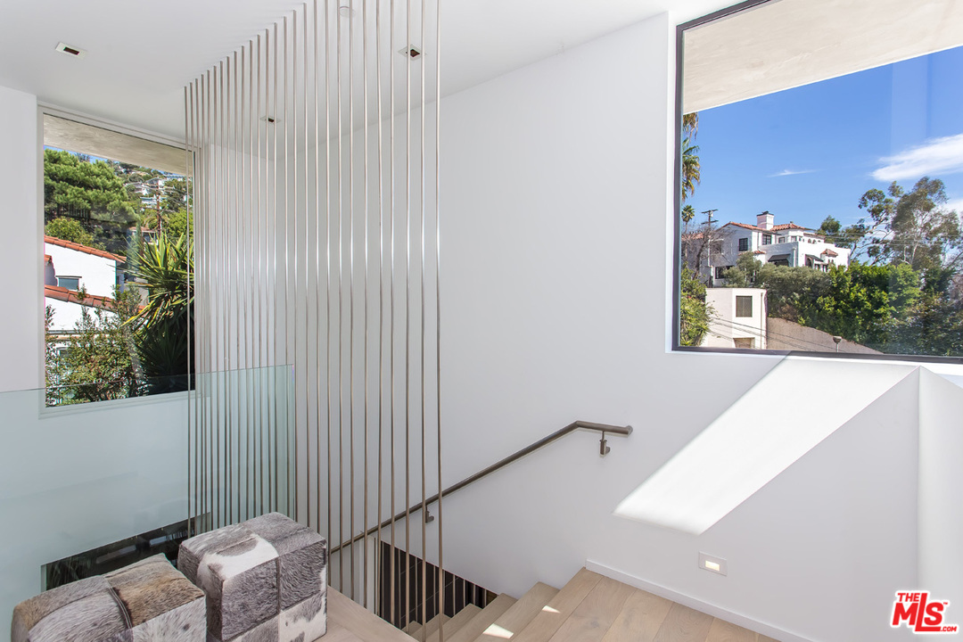 1413 Queens Road Los Angeles, CA 90069 - Photo 31 of 54