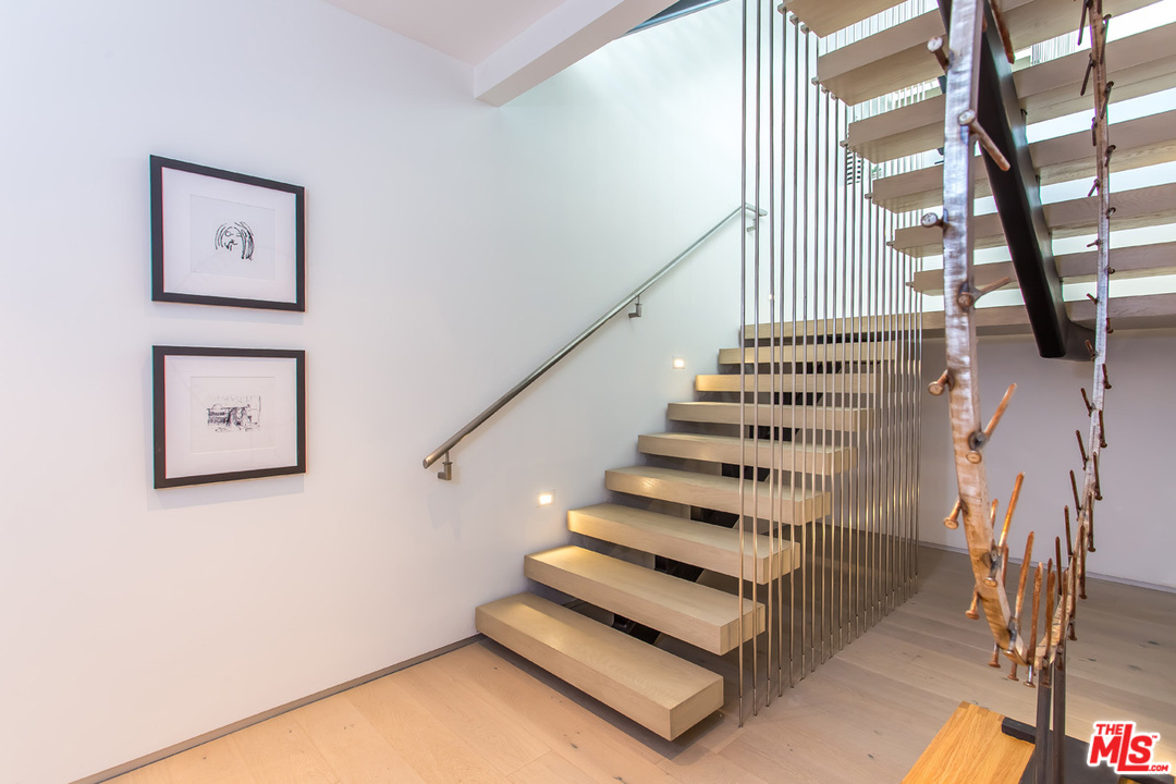 1413 Queens Road Los Angeles, CA 90069 - Photo 32 of 54