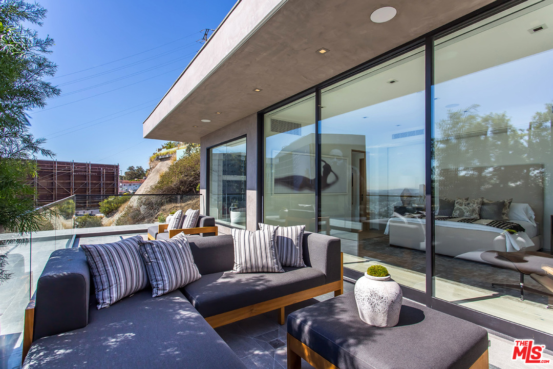 1413 Queens Road Los Angeles, CA 90069 - Photo 37 of 54