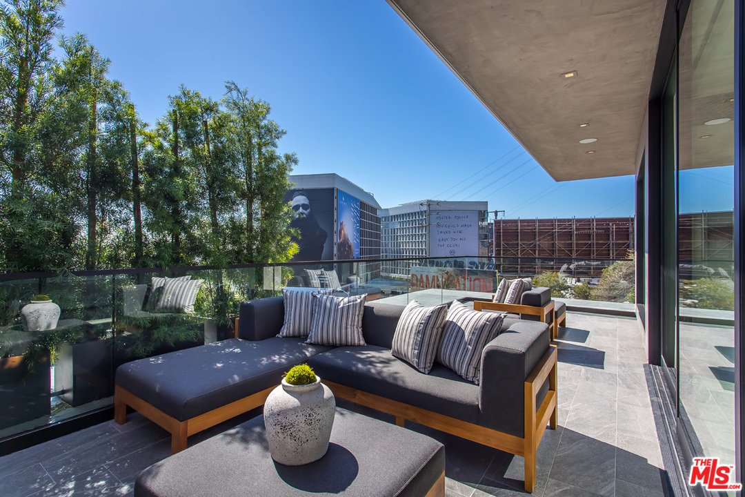 1413 Queens Road Los Angeles, CA 90069 - Photo 38 of 54