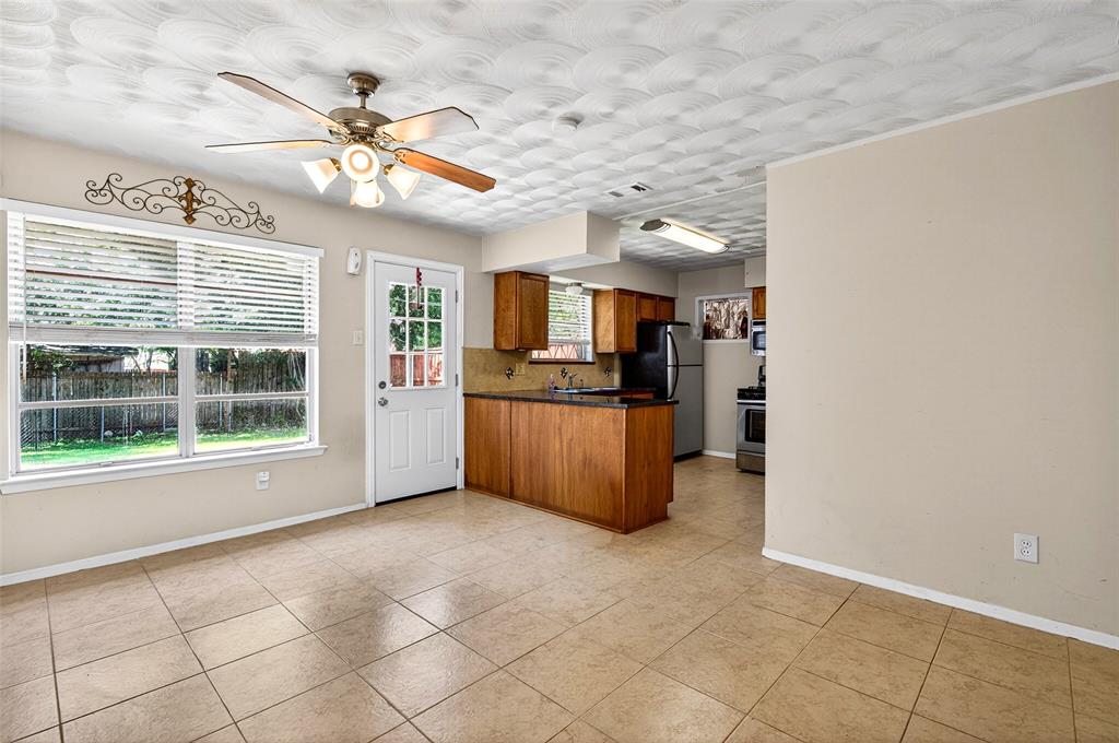 2718 Ridgewood Street Irving, TX 75062 - Photo 8 of 25 Kitchen