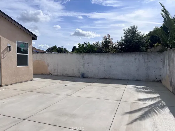 $2,300 | 1642 West 215th Street, Torrance, CA 90501