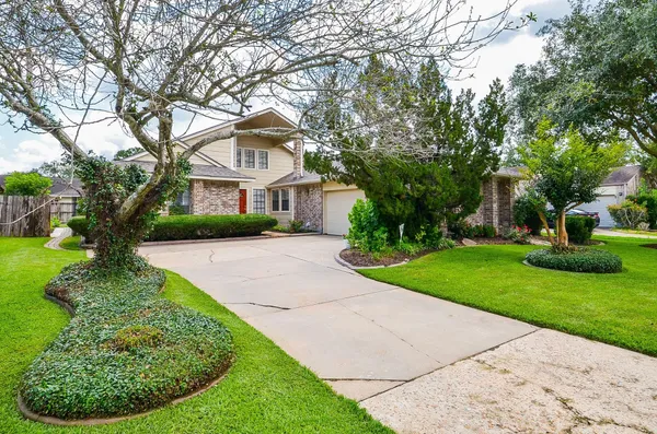 $2,200 | 2115 Echo Ridge, Sugar Land, TX 77478