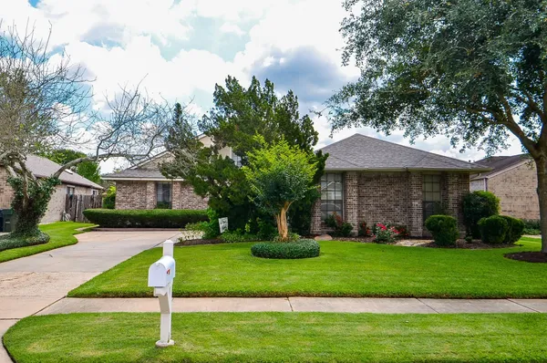 $2,200 | 2115 Echo Ridge, Sugar Land, TX 77478