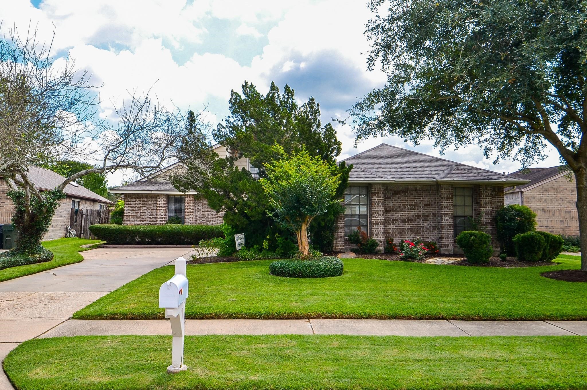 2115 Echo Ridge Sugar Land, TX 77478 - Photo 2 of 3