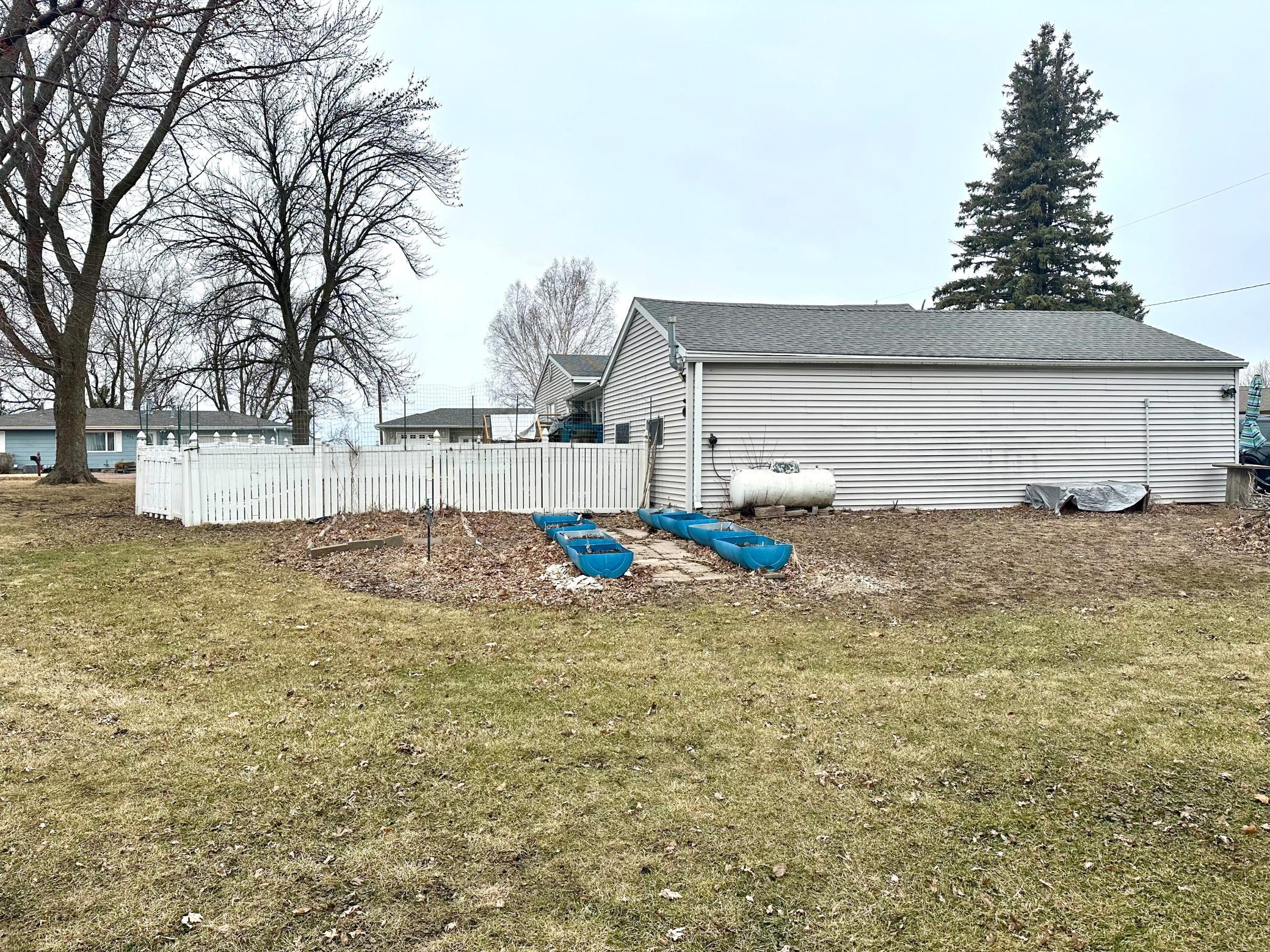 607 Main Street Hartland, MN 56042 - Photo 5 of 21
