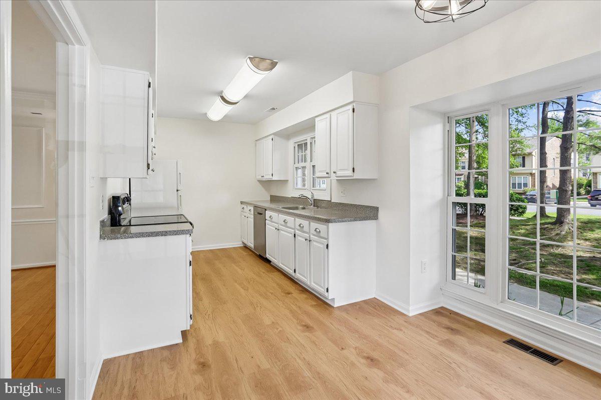 3708 Gawayne Terrace, Unit 37083 Silver Spring, MD 20906 - Photo 20 of 73 Kitchen