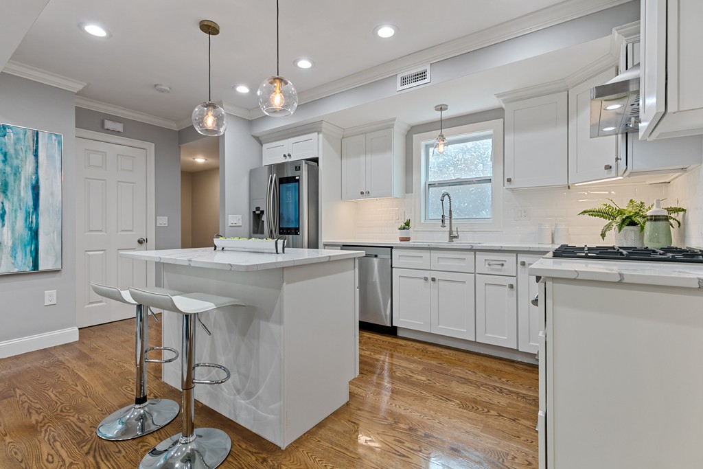 46 7th Street, Unit 2 Cambridge, MA 02141 - Photo 2 of 14