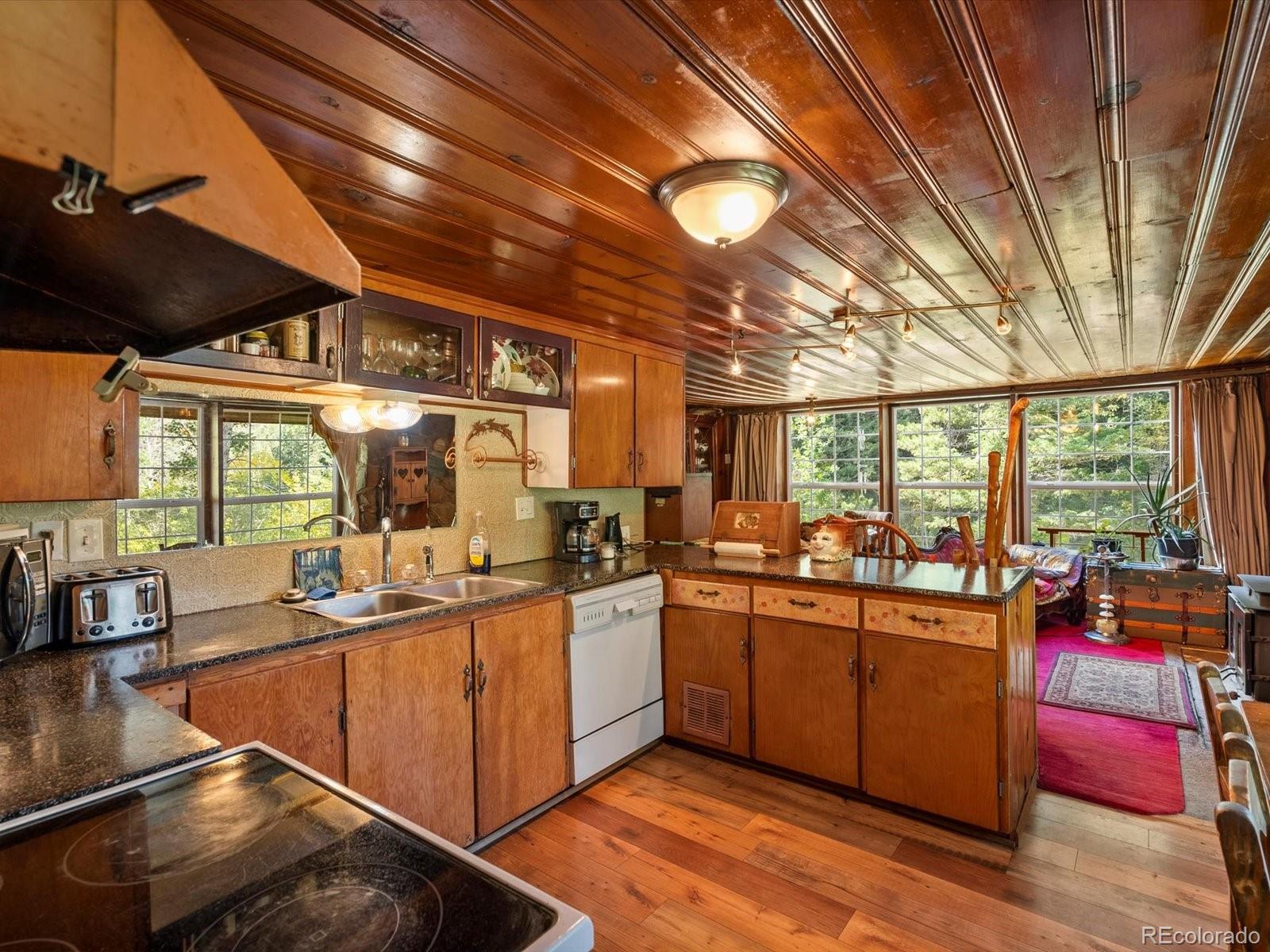 10230 Deer Creek Road Littleton, CO 80127 - Photo 17 of 39