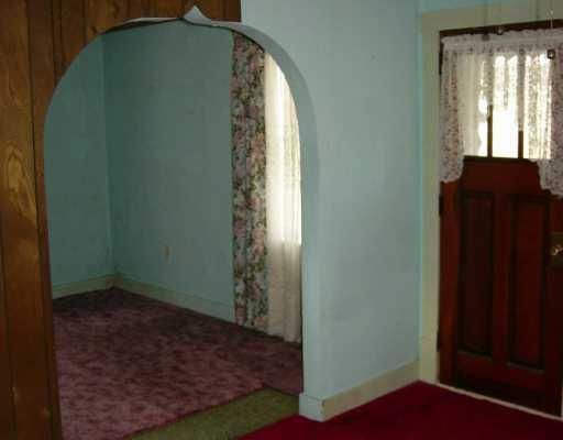 2441 Nicholson Road Franklin Park, PA 15143 - Photo 4 of 8 Den/Family/Great Room.