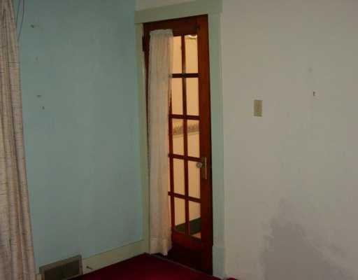 2441 Nicholson Road Franklin Park, PA 15143 - Photo 8 of 8 Living Room.