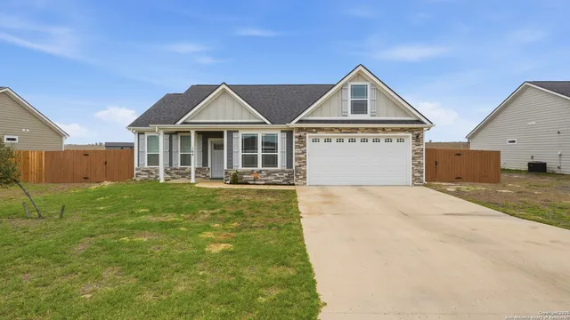 $335,000 | 164 Turnberry Drive, La Vernia, TX 78121