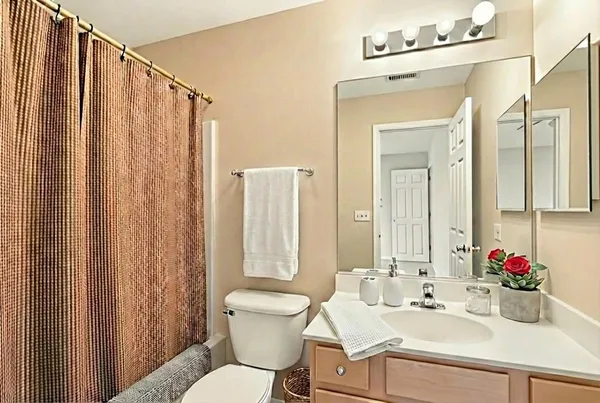 $2,300 | 341 North Patriot Drive, Hainesville, IL 60030