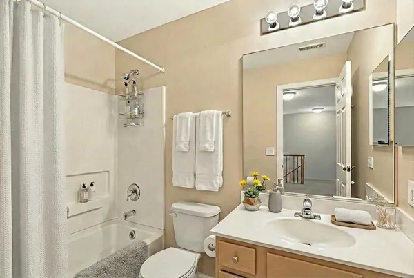 $2,300 | 341 North Patriot Drive, Hainesville, IL 60030