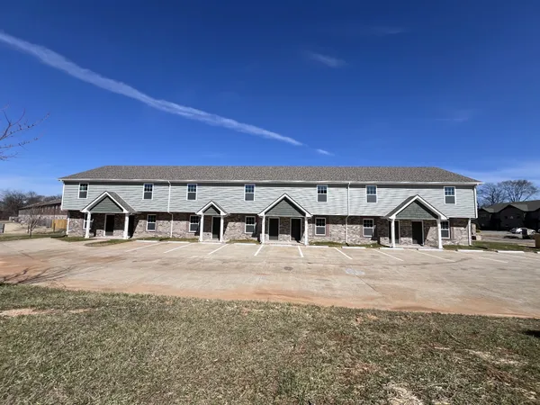 $1,150 | 2208 Eldos Trace Circle, Unit C, Clarksville, TN 37042