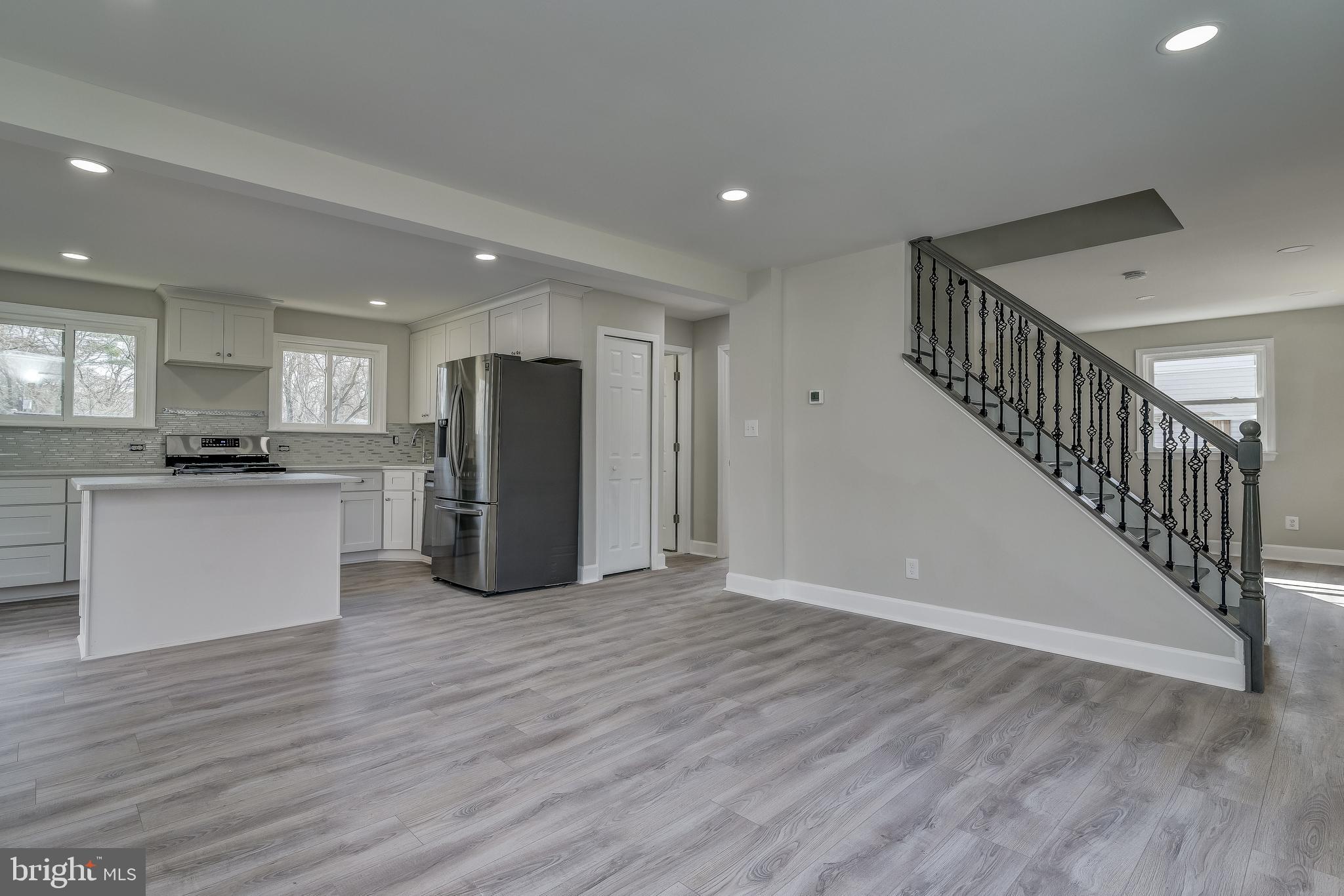 910 Robin Road Silver Spring, MD 20901 - Photo 16 of 49 Dinning Room