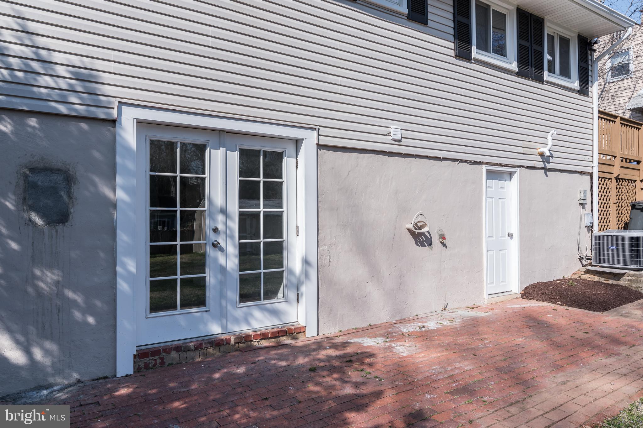 910 Robin Road Silver Spring, MD 20901 - Photo 48 of 49 Rear Entrance