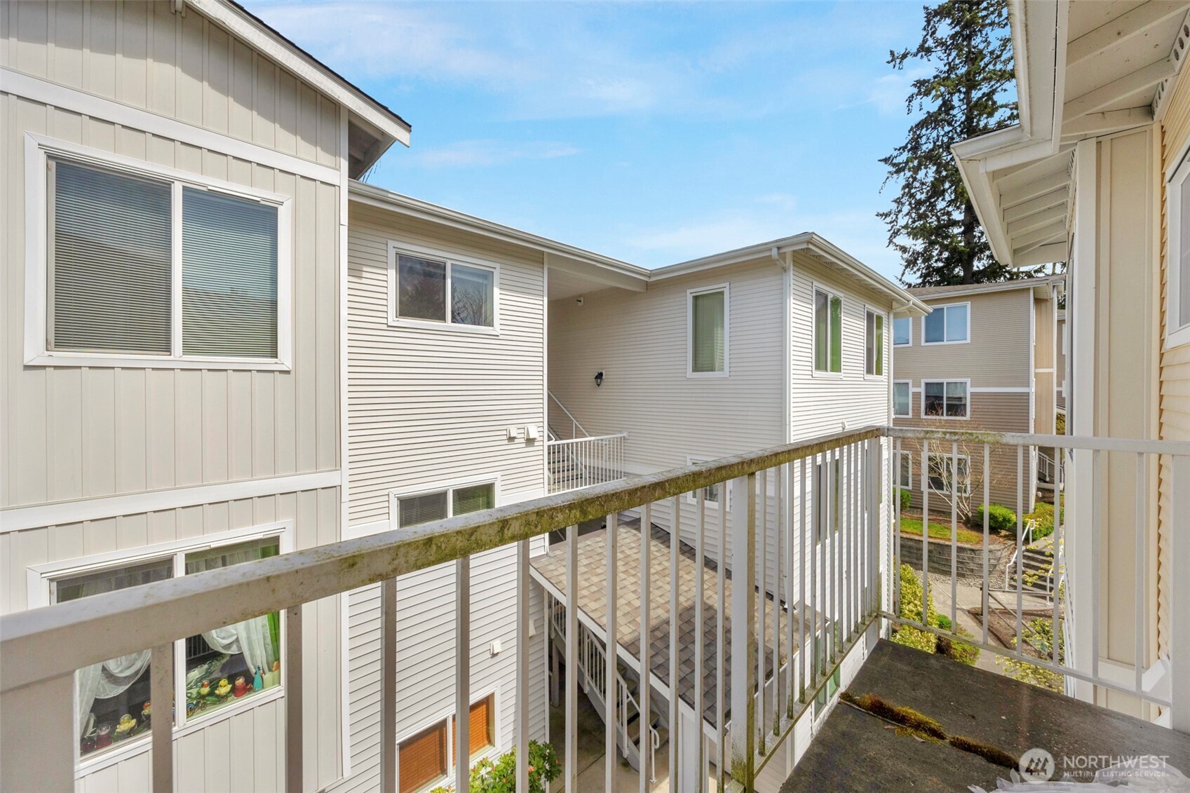 14915 38th Drive Southeast, Unit 3025 Bothell, WA 98012 - Photo 24 of 35 a view of balcony with furniture