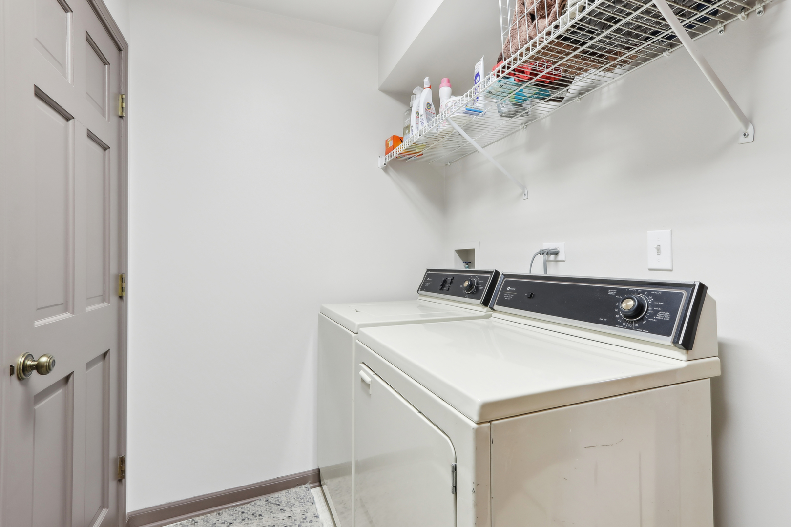 2835 Randall Ridge Court Elgin, IL 60124 - Photo 17 of 39 a utility room with dryer and washer