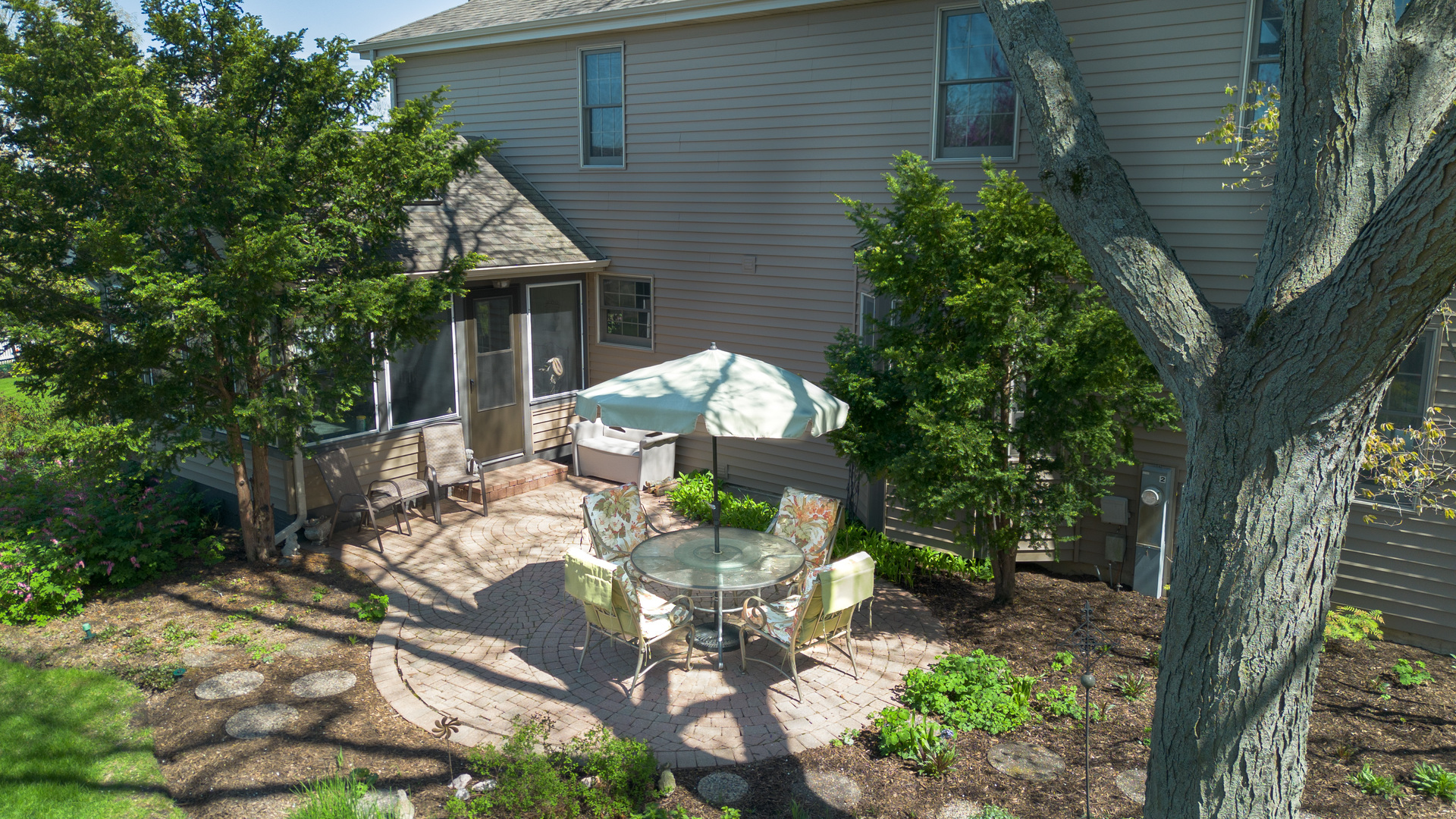 2835 Randall Ridge Court Elgin, IL 60124 - Photo 33 of 39 a backyard of a house with outdoor seating