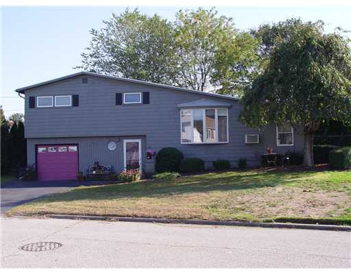 39 Milburn Road East Providence, RI 02914 - Photo 1 of 16 Exterior Front.
