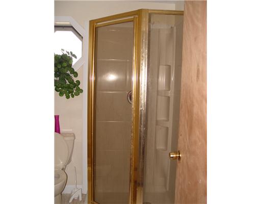 39 Milburn Road East Providence, RI 02914 - Photo 12 of 16 Bathroom.