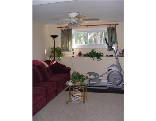 39 Milburn Road East Providence, RI 02914 - Photo 8 of 16 Den/Family/Great Room.