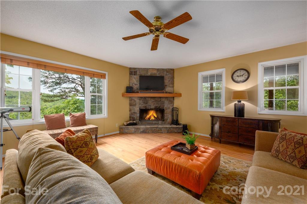 62 Dye Leaf Road Fairview, NC 28730 - Photo 5 of 41 Gallery Image 5