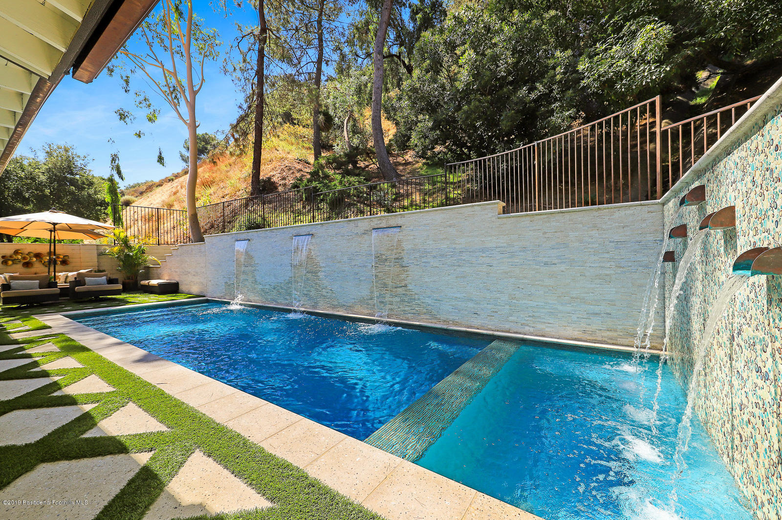 1412 Hillside Drive Glendale, CA 91208 - Photo 28 of 33 a view of outdoor space and deck