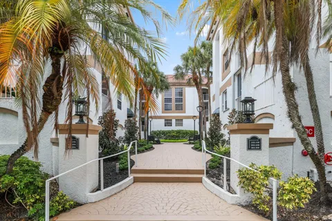 $149,900 | 7370 Orangewood Lane, Unit 302, Boca Raton, FL 33433