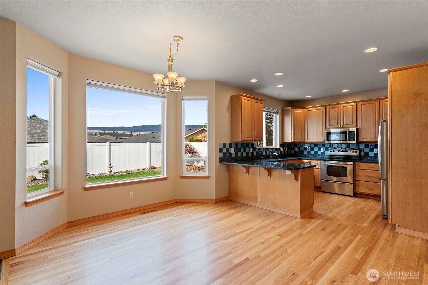 1330 Boulder Loop East Wenatchee, WA 98802 - Photo 14 of 39