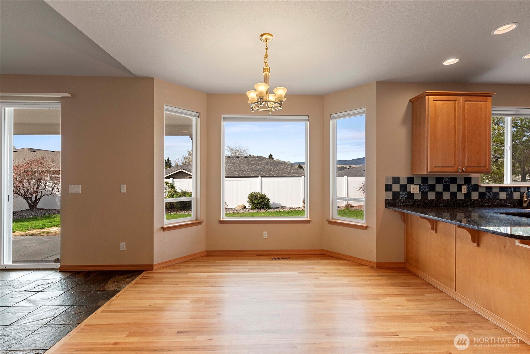 1330 Boulder Loop East Wenatchee, WA 98802 - Photo 15 of 39