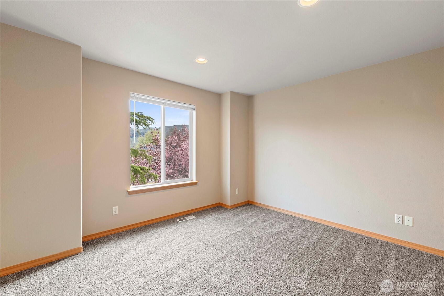 1330 Boulder Loop East Wenatchee, WA 98802 - Photo 27 of 39