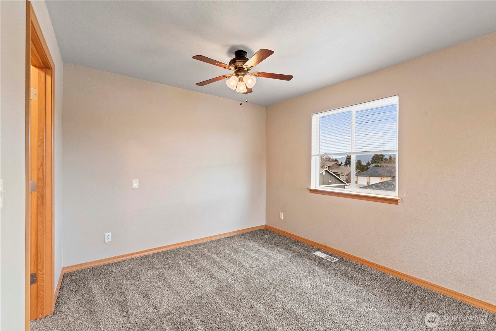 1330 Boulder Loop East Wenatchee, WA 98802 - Photo 32 of 39