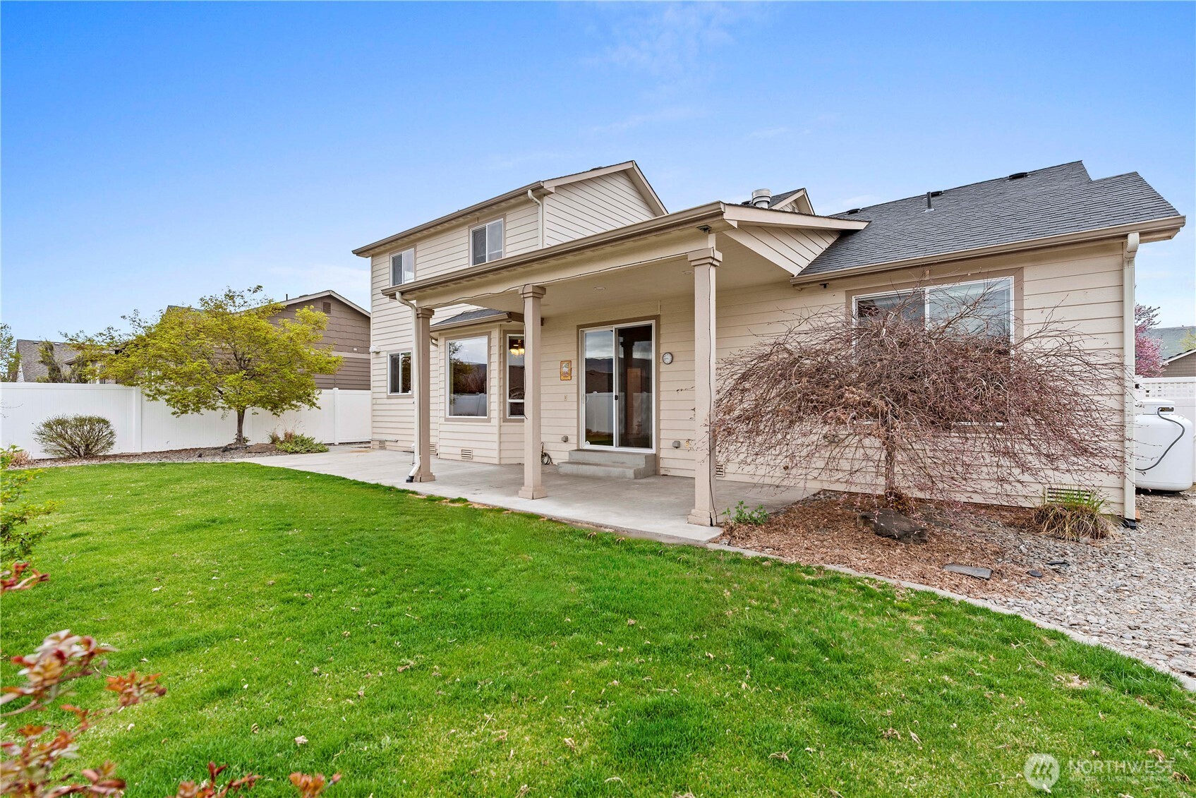 1330 Boulder Loop East Wenatchee, WA 98802 - Photo 37 of 39