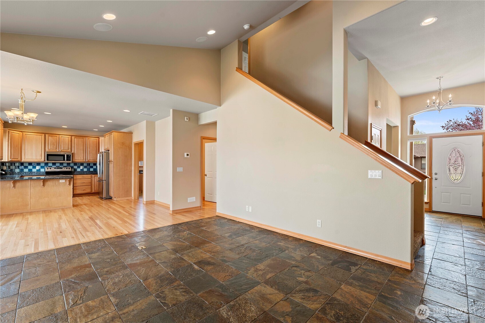 1330 Boulder Loop East Wenatchee, WA 98802 - Photo 8 of 39