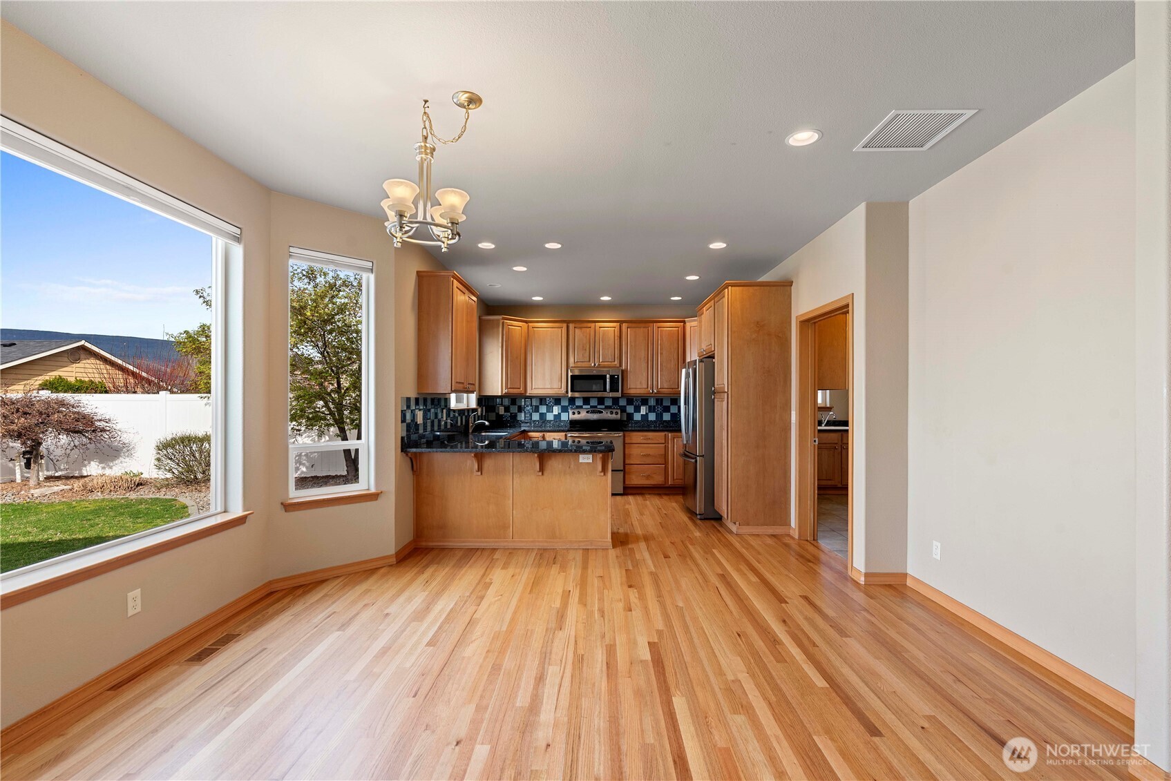 1330 Boulder Loop East Wenatchee, WA 98802 - Photo 10 of 39